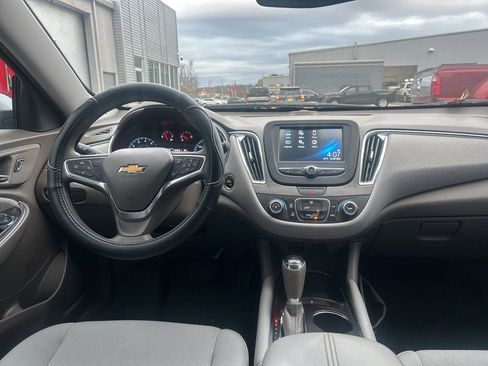 Used 2018 Chevrolet Malibu LT image 14