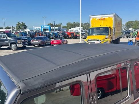 Used 2022 Jeep Wrangler Unlimited Sport S image 9