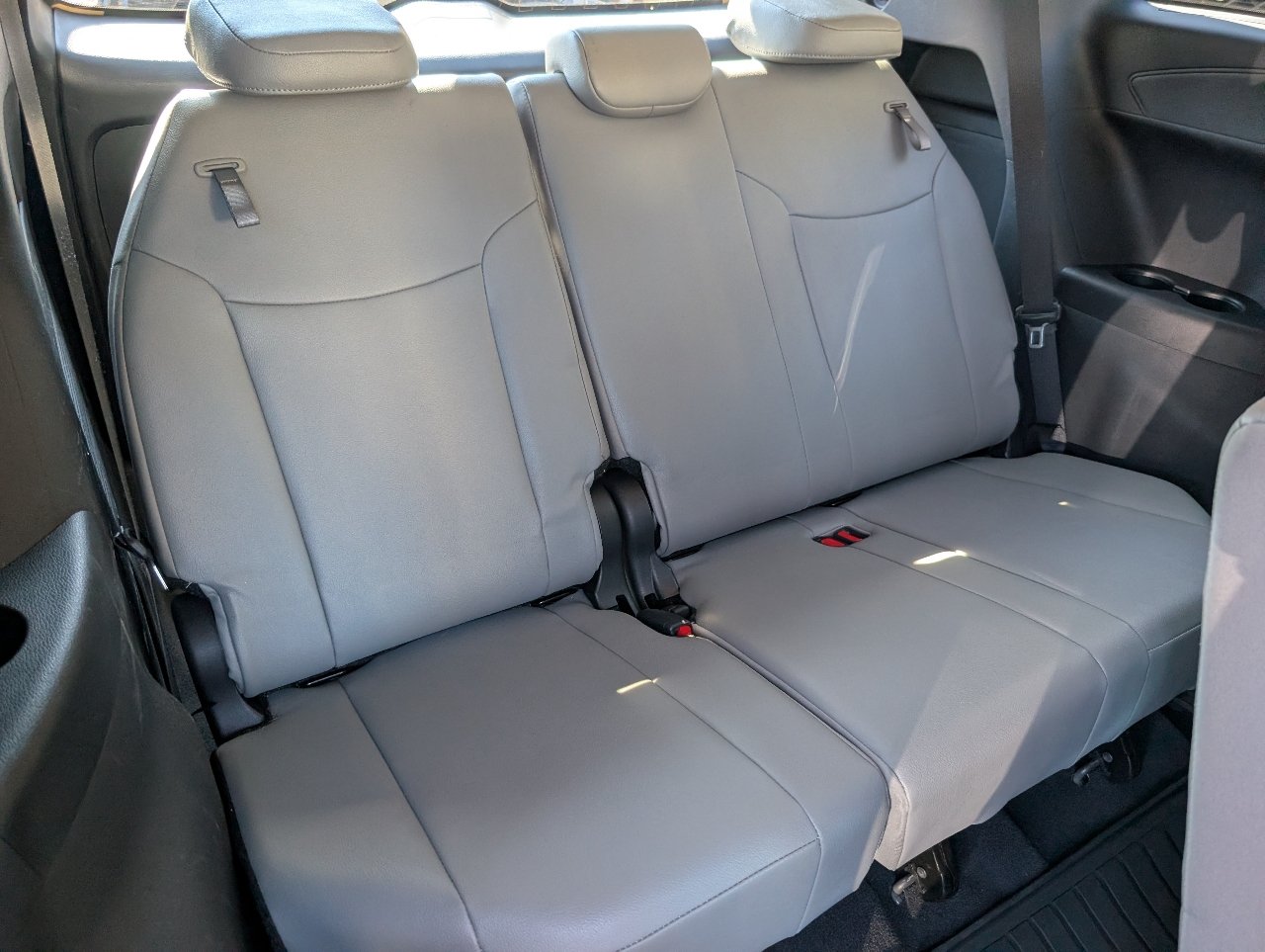 Used 2026 Toyota Sienna XLE FWD image 6