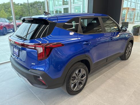 Certified 2024 Kia Seltos LX AWD/4WD image 4