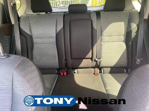 Used 2023 Nissan Rogue SV FWD image 18