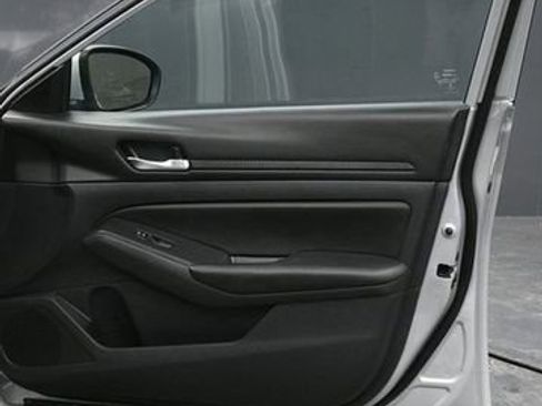 Used 2021 Nissan Altima 2.5 S image 9