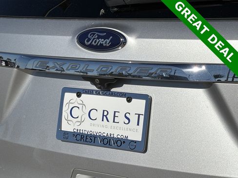 Used 2017 Ford Explorer XLT w/ Equipment Group 202A image 9