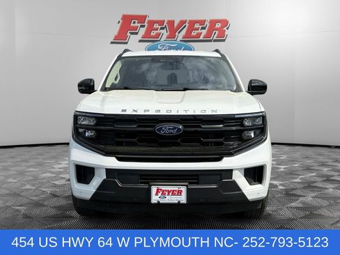 Used 2025 Ford Expedition Active AWD/4WD image 8