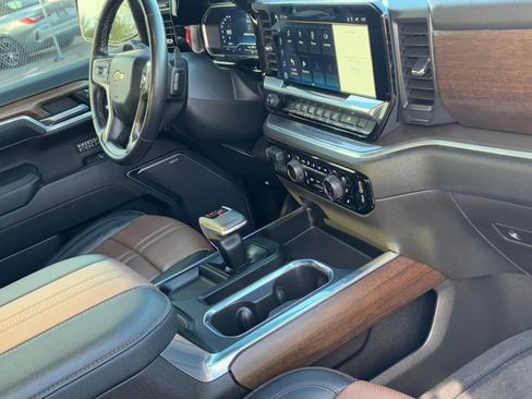 Used 2023 Chevrolet Silverado 1500 High Country image 9