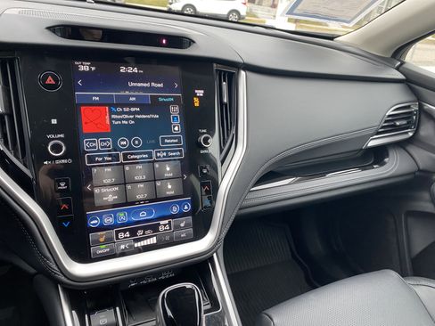 Used 2025 Subaru Outback Limited image 12