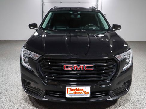 Used 2022 GMC Terrain SLT w/ Tech Package image 4