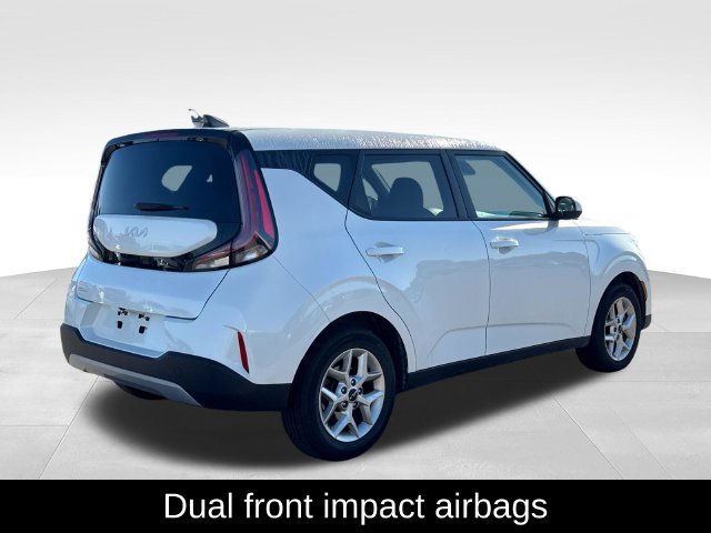 Certified 2024 Kia Soul LX w/ LX Technology Package FWD image 11