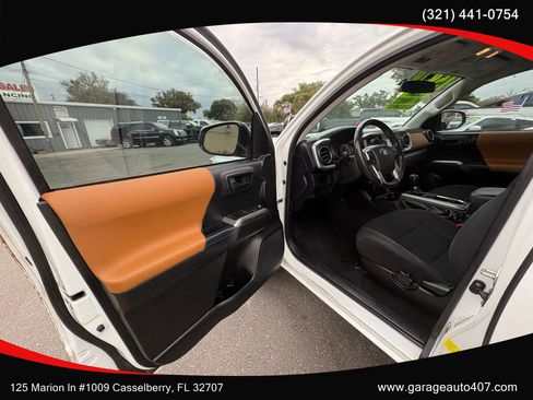 Used 2017 Toyota Tacoma SR5 image 9