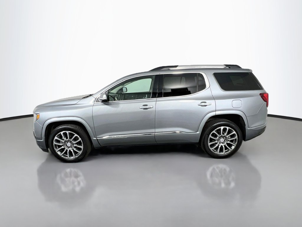 Certified 2023 GMC Acadia Denali w/ Denali Ultimate Package AWD/4WD image 4