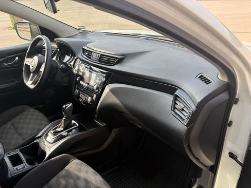 Used 2017 Nissan Rogue Sport SV w/ SV All-Weather Package image 16