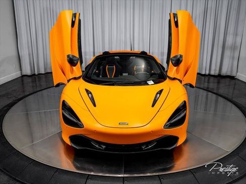 Used 2020 McLaren 720S Performance RWD image 9