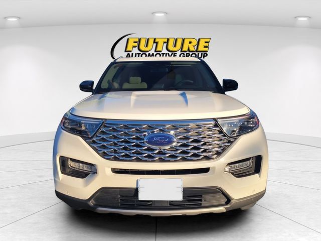 Used 2022 Ford Explorer Platinum w/ Equipment Group 601A AWD/4WD image 2