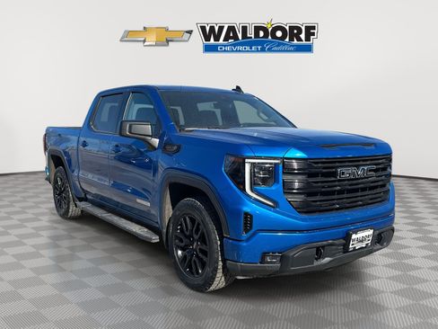 Used 2022 GMC Sierra 1500 Elevation image 1