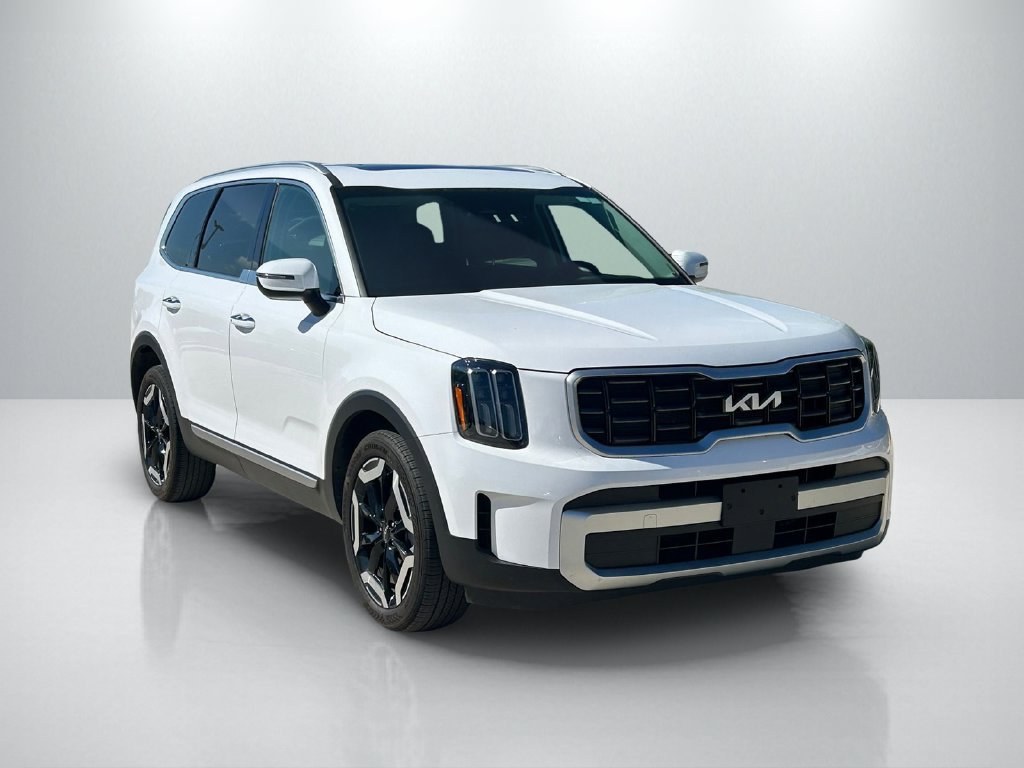 Used 2025 Kia Telluride S FWD image 3