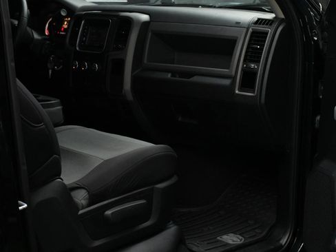 Used 2013 RAM 1500 Express RWD image 29