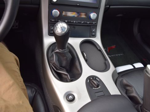 Used 2005 Chevrolet Corvette Coupe w/ Preferred Equipment Group image 14