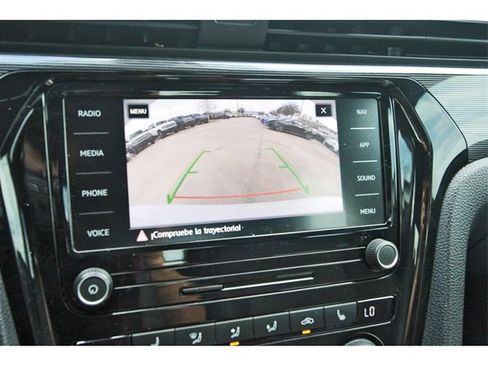 Used 2022 Volkswagen Passat 2.0T R-Line image 25