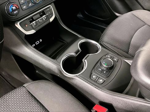 Used 2022 GMC Terrain SLE w/ Driver Convenience Package image 20