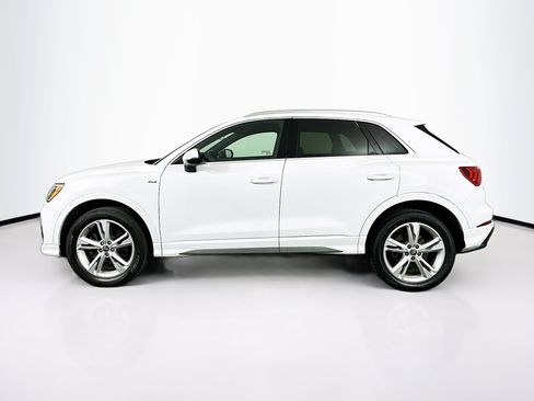 Used 2020 Audi Q3 2.0T Premium w/ Convenience Package AWD/4WD image 4