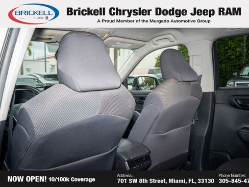 Used 2023 Toyota Highlander LE image 19