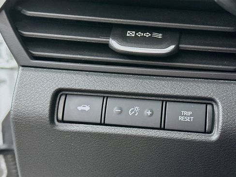 Used 2025 Nissan Altima 2.5 SV FWD image 16