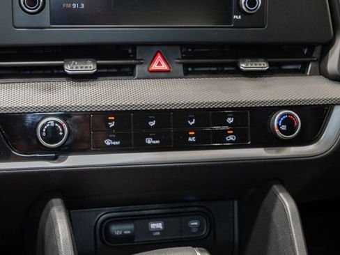 Certified 2025 Kia Sportage LX AWD/4WD image 15