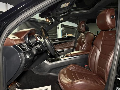 Used 2015 Mercedes-Benz GL 63 AMG 4MATIC image 8