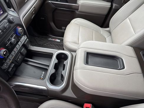 Used 2022 Chevrolet Silverado 1500 LTZ w/ LTZ Premium Package image 18