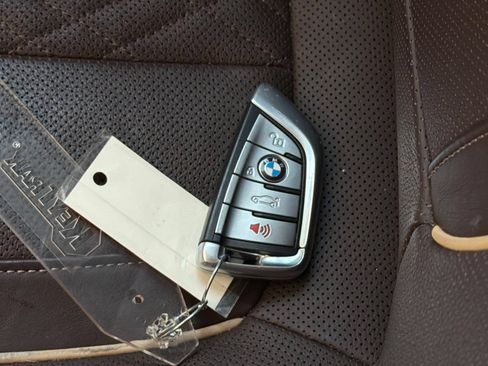 Used 2016 BMW 750i xDrive AWD/4WD image 4