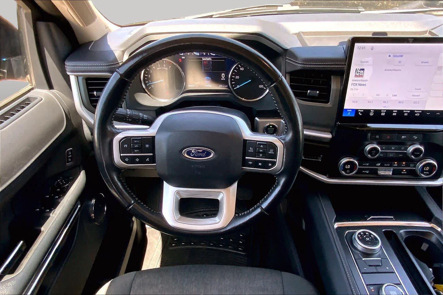 Used 2024 Ford Expedition XLT AWD/4WD image 6