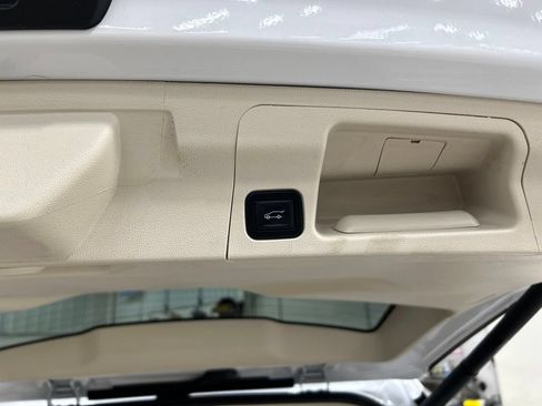 Used 2023 GMC Acadia Denali w/ Denali Technology Package AWD/4WD image 35