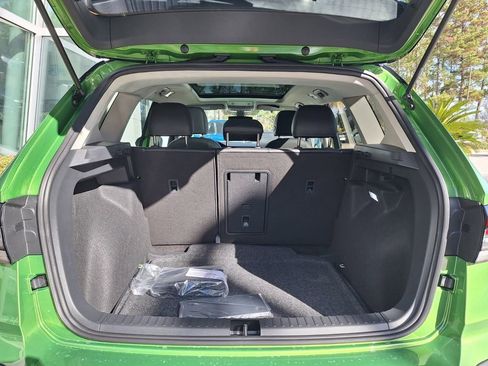 New 2026 Volkswagen Taos SE image 25