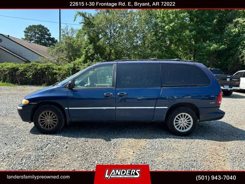 Used 2000 Chrysler Town & Country LXi FWD image 1