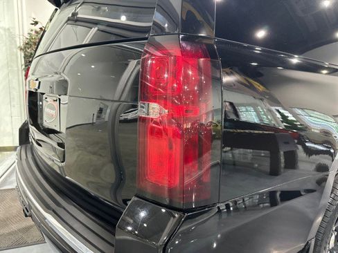 Used 2015 Chevrolet Suburban LT AWD/4WD image 70