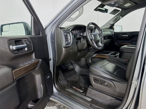 Used 2021 Chevrolet Silverado 1500 LT Trail Boss w/ Convenience Package II AWD/4WD image 3