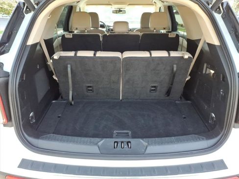 Used 2023 Ford Explorer Limited image 10