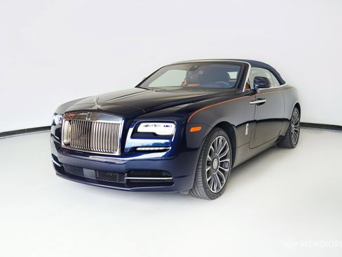 Used 2018 Rolls-Royce Dawn RWD image 2