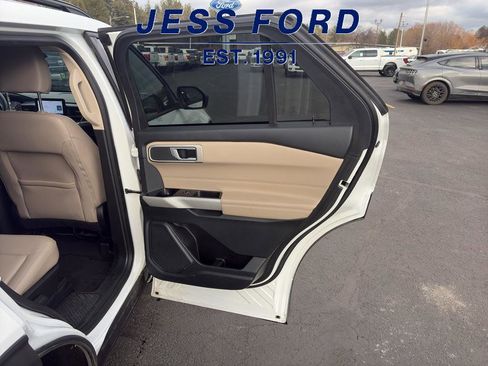 Used 2024 Ford Explorer XLT w/ Equipment Group 202A image 10
