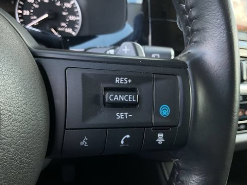 Used 2025 Nissan Pathfinder SV FWD image 31