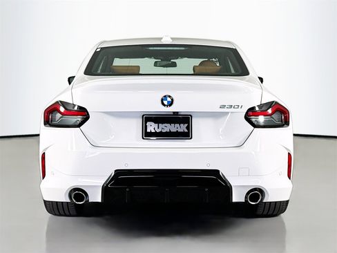 Used 2025 BMW 230i 230i w/ M Sport Package image 6