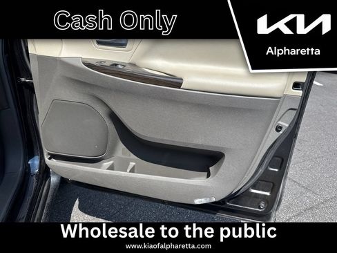 Used 2017 Toyota Sienna XLE w/ XLE Navigation Package FWD image 14