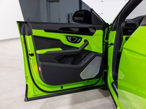 Used 2022 Lamborghini Urus image 28