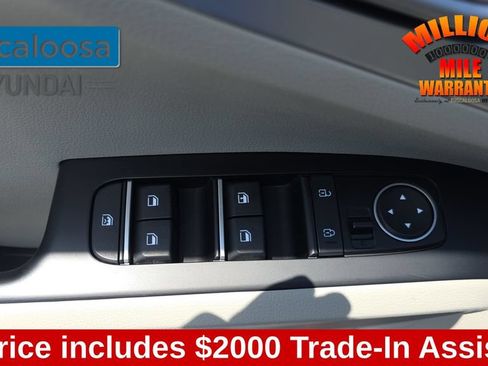 Used 2023 Kia Soul LX w/ Option Group 015 FWD image 13