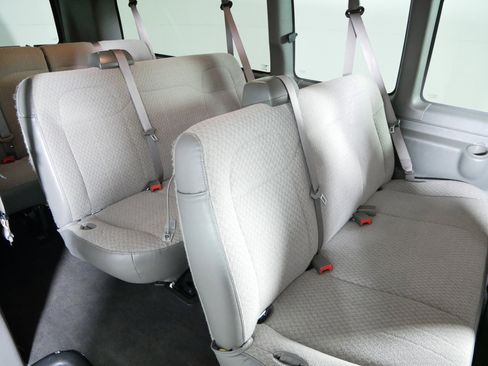 Used 2025 Chevrolet Express 3500 LT w/ LT Preferred Equipment Group image 33