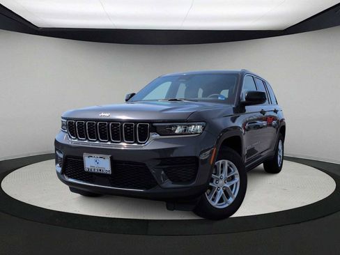 Used 2025 Jeep Grand Cherokee Laredo X AWD/4WD image 1