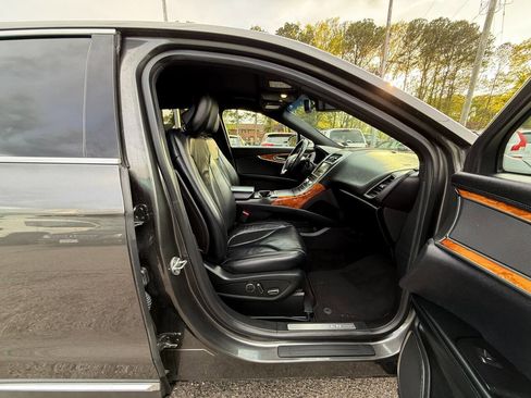 Used 2018 Lincoln MKX Select w/ Select Plus Package image 12