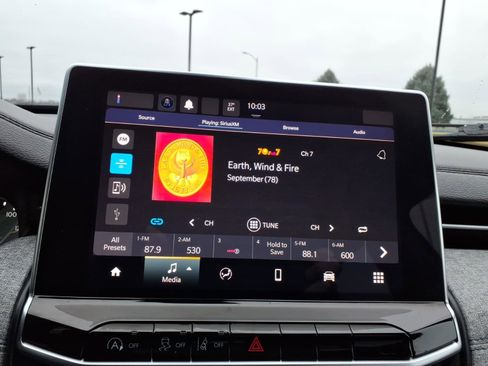 Used 2023 Jeep Compass Sport image 19