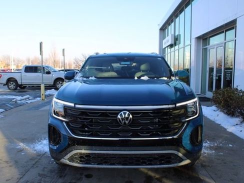 New 2026 Volkswagen Atlas Cross Sport SEL AWD/4WD image 2