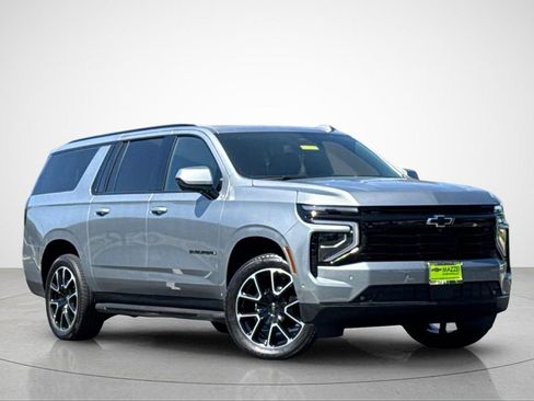Used 2025 Chevrolet Suburban RST RWD image 2
